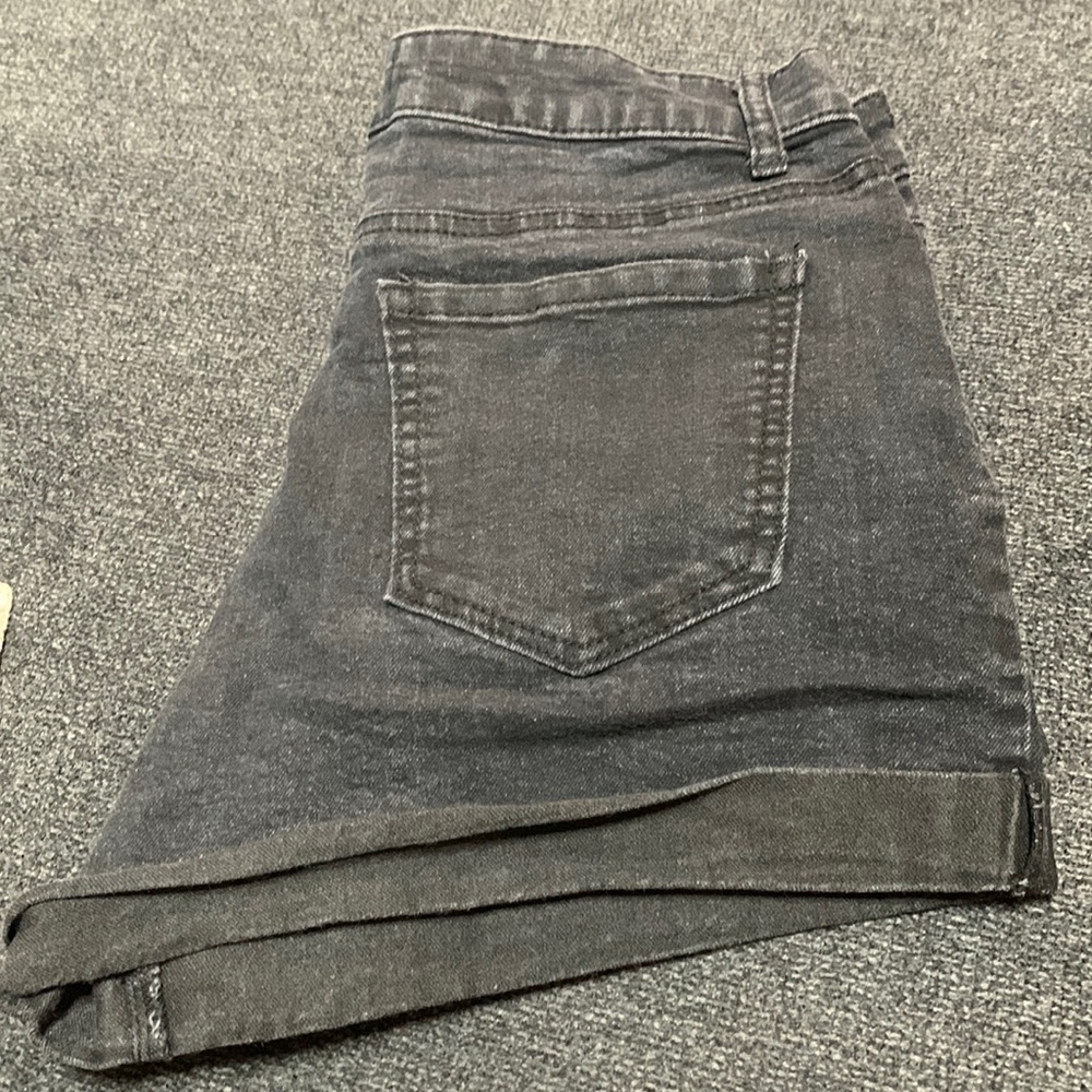 Black forever21 denim shorts